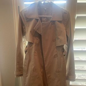 BCBG Oxford tan trench coat size 4